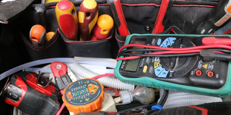 Electrical fault testing and wiring repairs by a Salisbury electrician Salisbury electrician tools for electrical wiring tests, repairs and electrical fault finding